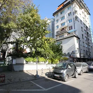 rezervați aici